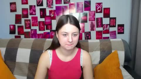 milanaroz online show from February 21, 2025, 5:46 am