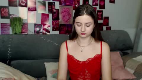 milanaroz online show from October 4, 2025, 5:00 pm