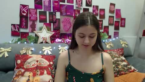 milanaroz online show from December 20, 2025, 6:31 am