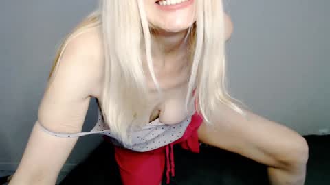 Snapshot of milanav chatting on February 7, 2025, 7:29 am Milena online show from February 7, 2025, 7:29 am