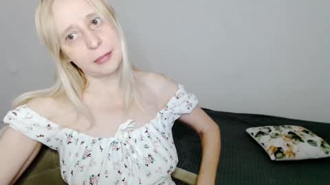 Snapshot of milanav chatting on February 13, 2025, 4:54 am Milena online show from February 13, 2025, 4:54 am