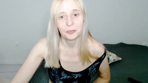 Snapshot of milanav chatting on February 14, 2025, 4:26 am Milena online show from February 14, 2025, 4:26 am