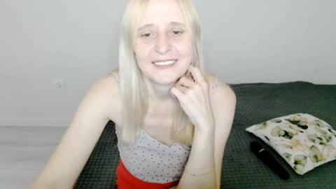 Snapshot of milanav chatting on February 16, 2025, 4:53 am Milena online show from February 16, 2025, 4:53 am