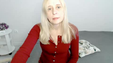 Snapshot of milanav chatting on March 6, 2025, 9:25 am Milena online show from March 6, 2025, 9:25 am