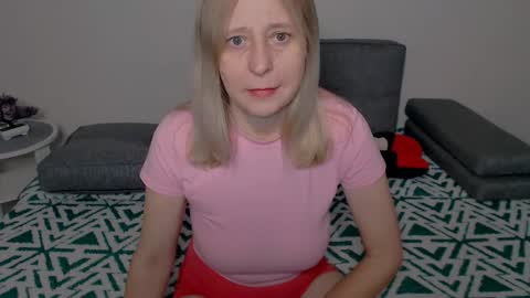 Snapshot of milanav chatting on December 3, 2025, 5:26 am Milena online show from December 3, 2025, 5:26 am