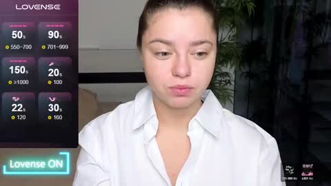 Mila online show from September 30, 2025, 12:21 pm