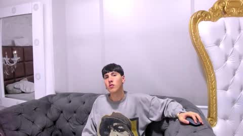 milanstone online show from November 20, 2025, 11:32 am