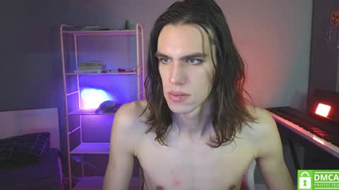 Mila online show from December 8, 2024, 11:46 am