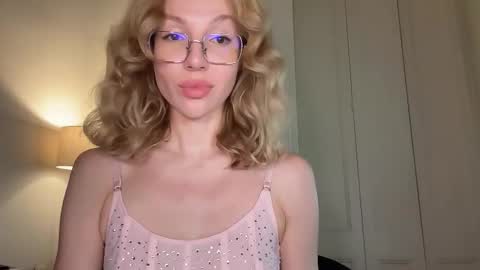 Mila online show from February 21, 2026, 3:57 pm