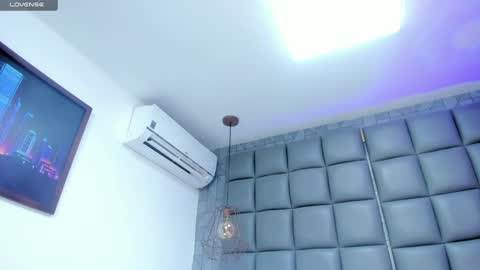 Snapshot of mile_u chatting on February 4, 2025, 3:54 am Milena online show from February 4, 2025, 3:54 am