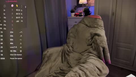 Mia online show from February 26, 2025, 8:54 pm