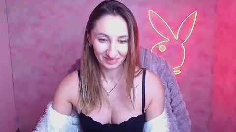 Snapshot of milena_sunny_ chatting on February 7, 2026, 6:28 am Milena online show from February 7, 2026, 6:28 am