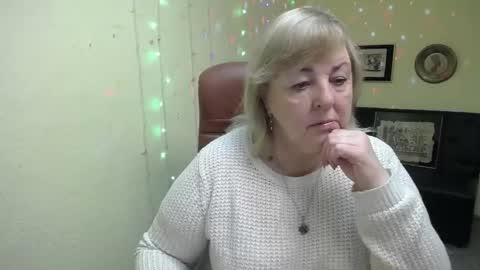 Milena online show from November 5, 2025, 6:24 am