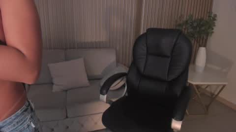 Miley Cruz  IG miley model23 online show from February 19, 2025, 9:39 am