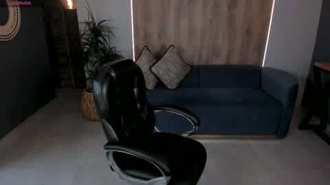 Miley Cruz  IG miley model23 online show from September 13, 2025, 7:24 pm