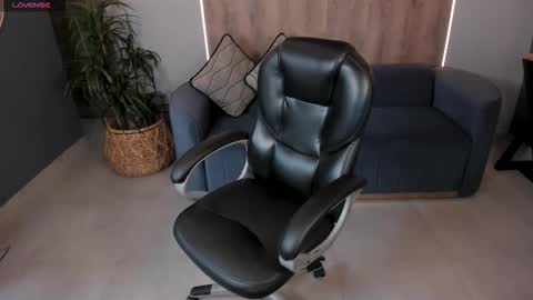 Miley Cruz  IG miley model23 online show from October 4, 2025, 1:53 pm