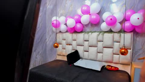 Lili  online show from April 1, 2026, 12:50 pm