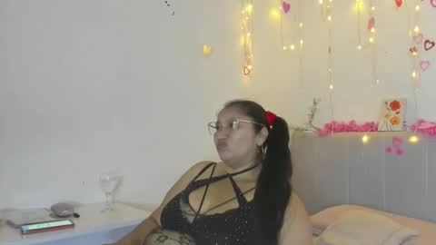 milf latinn online show from October 9, 2025, 5:44 pm