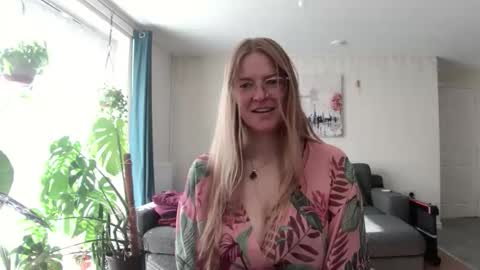 Milf Tara36 online show from September 29, 2025, 9:47 am