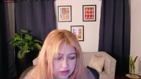 Snapshot of milfarlet chatting on December 22, 2025, 1:19 pm Arlet online show from December 22, 2025, 1:19 pm