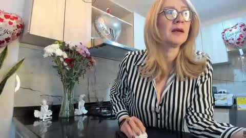 ASHLEY online show from February 20, 2025, 6:35 pm