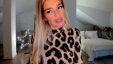 Ingrid online show from December 19, 2025, 12:50 am