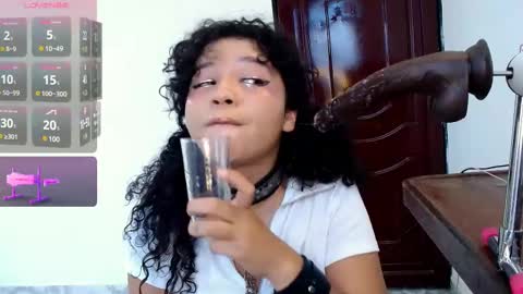 milikitt online show from March 6, 2025, 6:05 pm