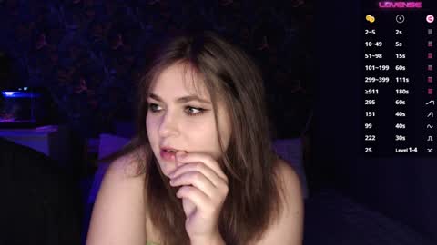 Snapshot of milk_slice chatting on December 10, 2024, 10:26 pm Stella and Neo online show from December 10, 2024, 10:26 pm