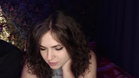 Snapshot of milk_slice chatting on January 4, 2025, 11:48 pm Stella and Neo online show from January 4, 2025, 11:48 pm