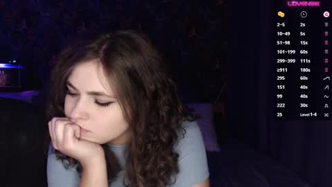 Snapshot of milk_slice chatting on February 18, 2025, 1:32 am Stella and Neo online show from February 18, 2025, 1:32 am