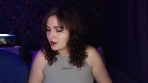 Snapshot of milk_slice chatting on September 9, 2025, 4:34 am Stella and Neo online show from September 9, 2025, 4:34 am