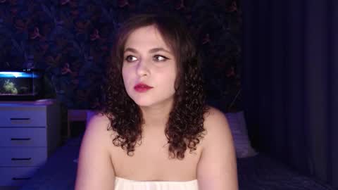 Snapshot of milk_slice chatting on September 11, 2025, 4:23 am Stella and Neo online show from September 11, 2025, 4:23 am