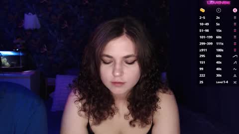 Snapshot of milk_slice chatting on September 22, 2025, 4:25 am Stella and Neo online show from September 22, 2025, 4:25 am