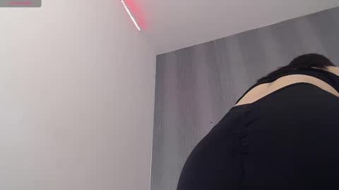 Amira online show from February 10, 2025, 3:53 pm