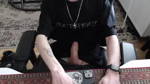 Snapshot of milkmeup_thick chatting on April 25, 2026, 2:25 pm milkmeup_thick online show from April 25, 2026, 2:25 pm