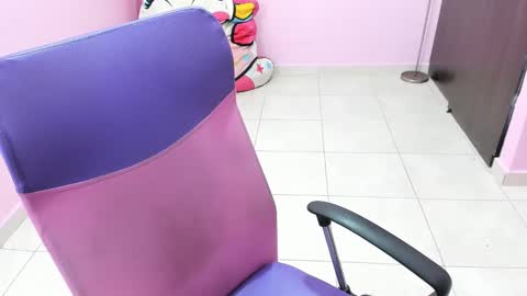 Snapshot of milky__boobs69 chatting on January 19, 2025, 12:28 pm vale online show from January 19, 2025, 12:28 pm