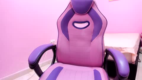 Snapshot of milky__boobs69 chatting on October 3, 2025, 8:06 pm vale online show from October 3, 2025, 8:06 pm