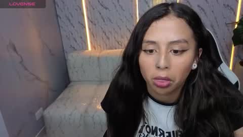 Snapshot of milky_tx chatting on October 7, 2025, 3:04 am Online 2200 to 600 online show from October 7, 2025, 3:04 am