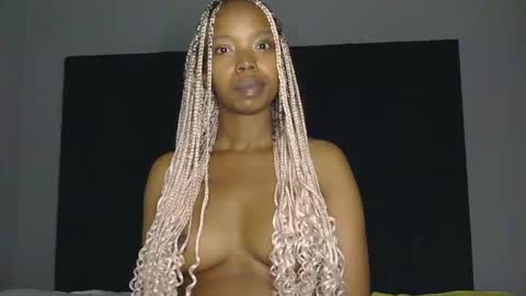 Snapshot of milkytitis chatting on February 23, 2026, 10:51 pm Milkytitis online show from February 23, 2026, 10:51 pm