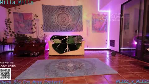 milla_milla online show from November 6, 2025, 2:34 am