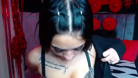 Snapshot of millacounisslosexanal chatting on March 4, 2025, 9:32 pm Violeta online show from March 4, 2025, 9:32 pm