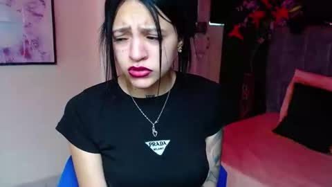 Snapshot of millacounisslosexanal chatting on December 3, 2025, 3:32 pm Violeta online show from December 3, 2025, 3:32 pm