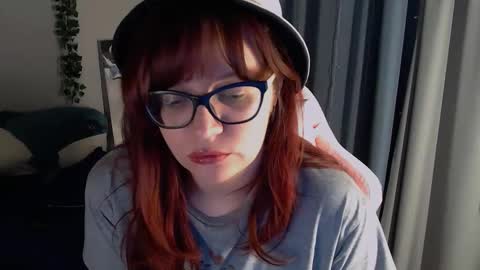 Snapshot of millapoolys chatting on October 19, 2025, 4:51 pm Milla online show from October 19, 2025, 4:51 pm