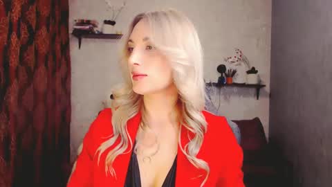 MillaXQueen online show from February 17, 2025, 2:37 pm