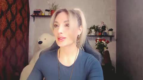 MillaXQueen online show from March 10, 2025, 9:53 am