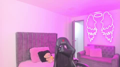 miller_silvana online show from February 11, 2026, 12:21 pm