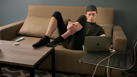 SlimnHungOH online show from December 14, 2024, 7:36 pm