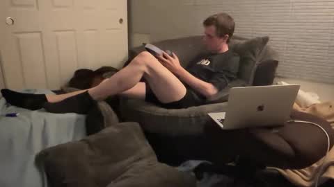 SlimnHungOH online show from December 25, 2024, 6:31 am