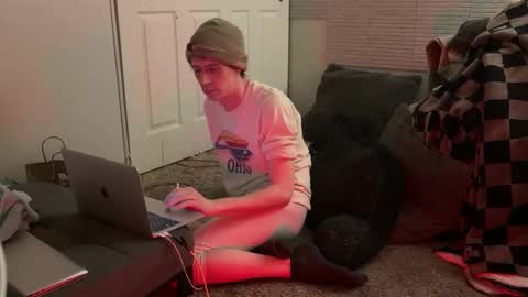 SlimnHungOH online show from February 4, 2025, 1:59 pm