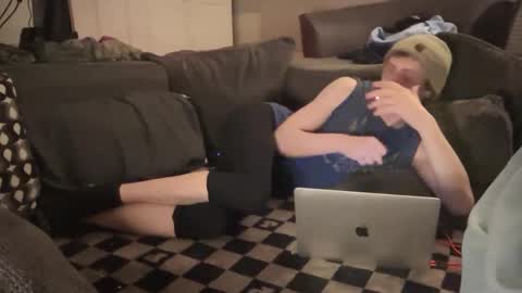 SlimnHungOH online show from February 27, 2025, 9:04 pm